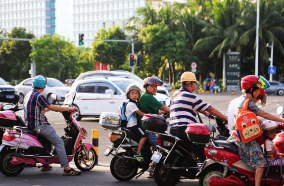 單月產(chǎn)量增長(zhǎng)48.4%，電動(dòng)車(chē)憑什么這么火？